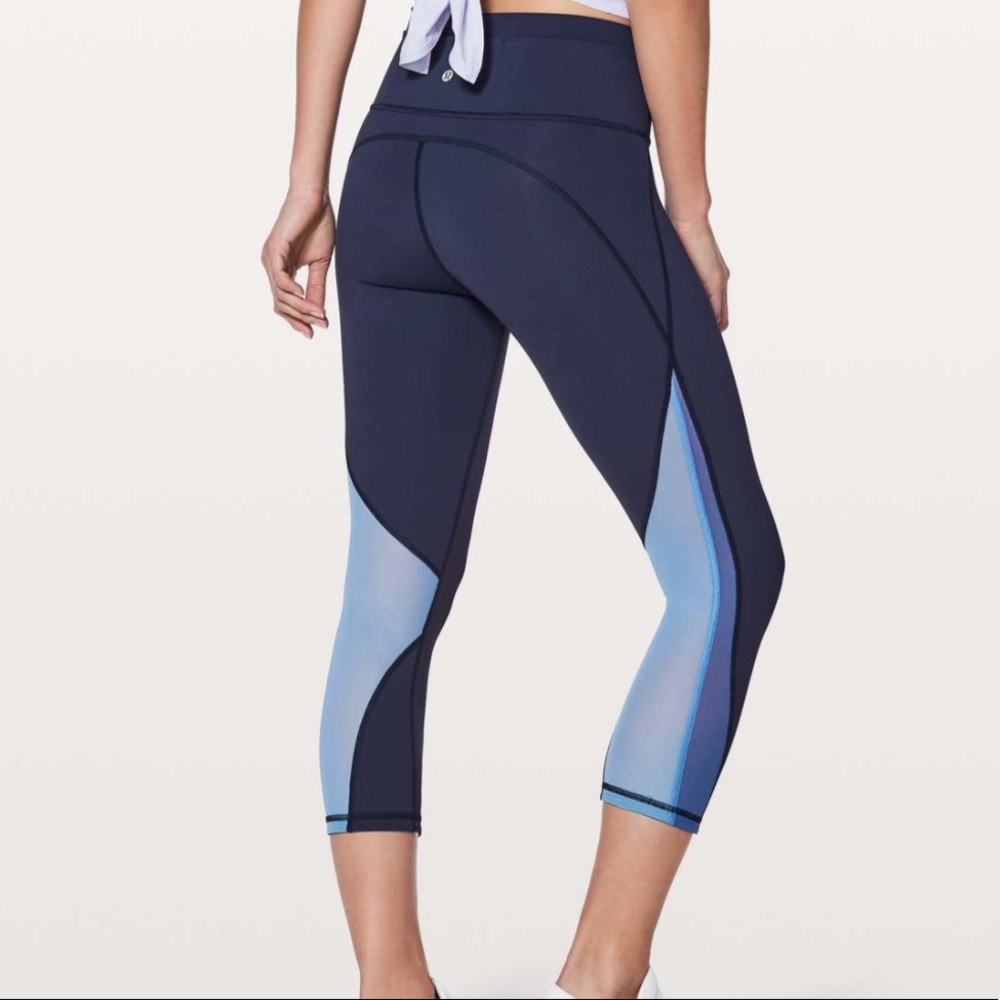 Lululemon Mix and Mesh Crop, Size 4